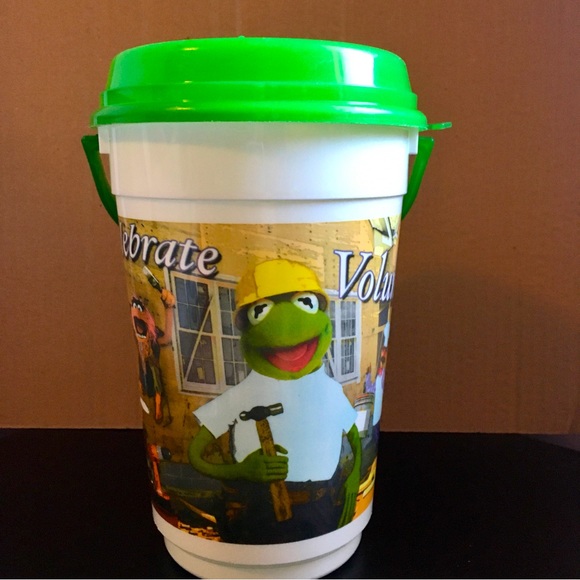 Disney Parks MGM/HS Muppets Celebrate Volunteering Popcorn Bucket - Picture 1 of 5